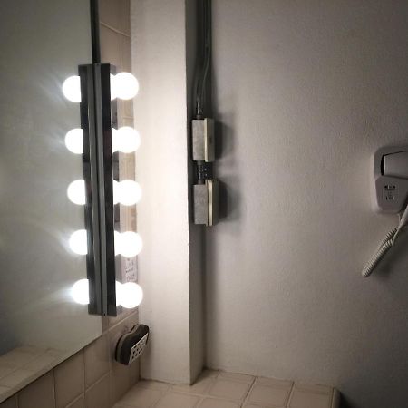 42 Guest House Bangkok Bagian luar foto