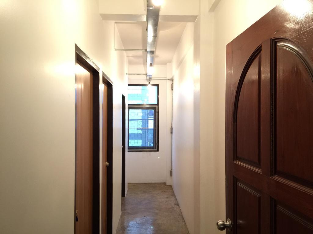 42 Guest House Bangkok Bagian luar foto